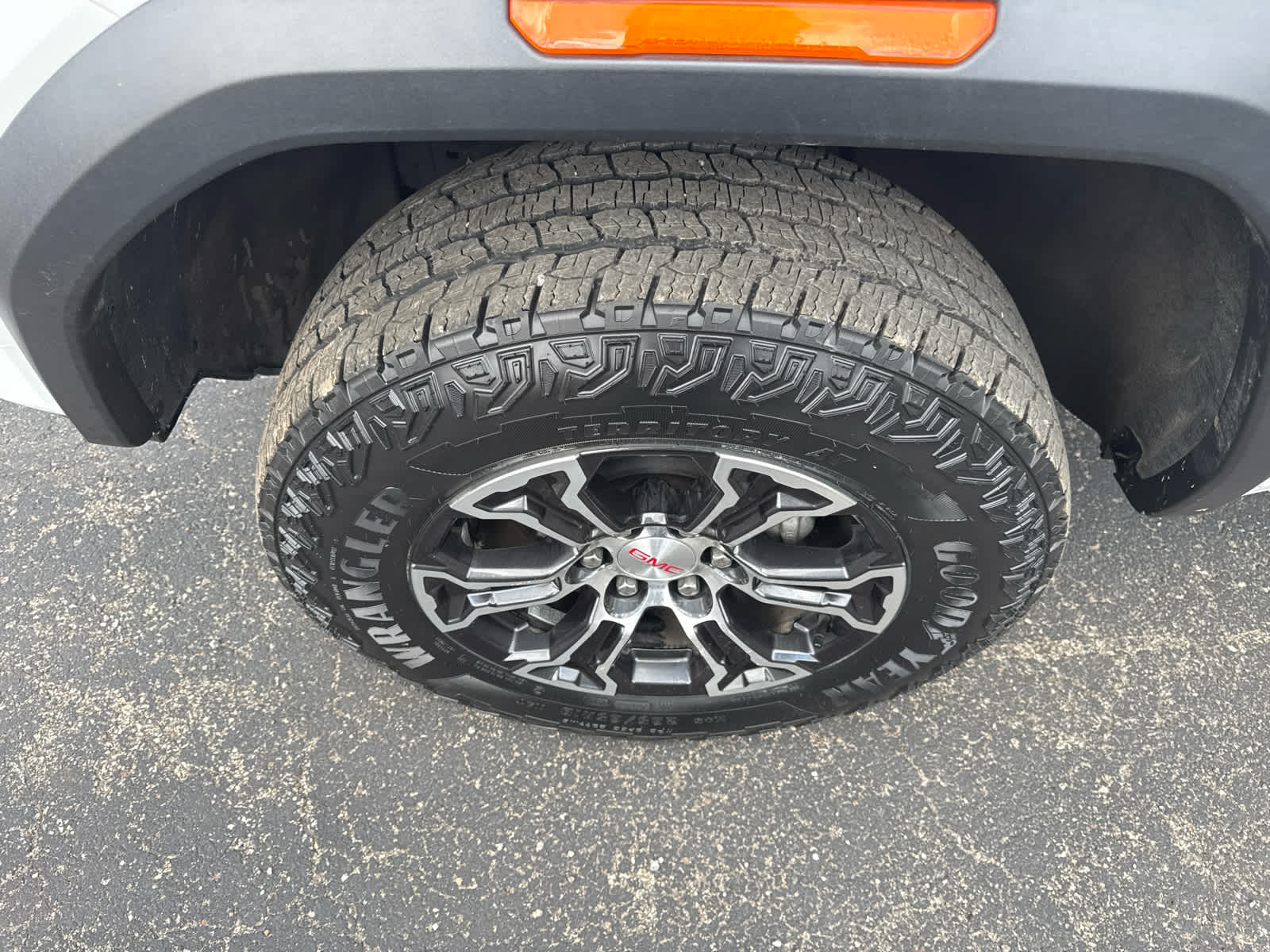 2024 GMC Canyon AT4