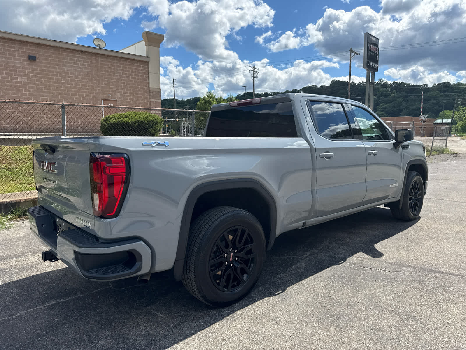 2024 GMC Sierra 1500 Elevation