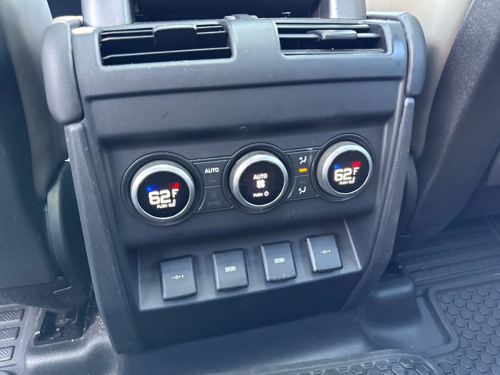 2020 Land Rover Defender HSE