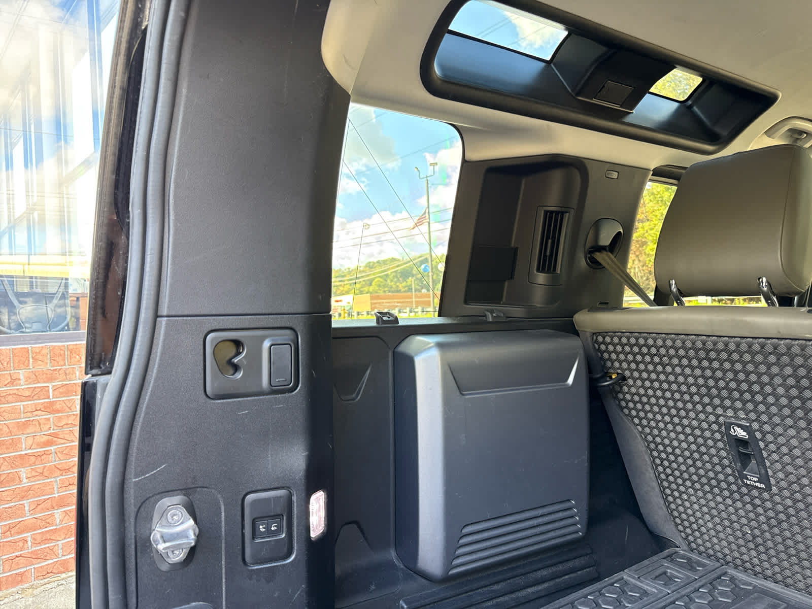 2020 Land Rover Defender HSE